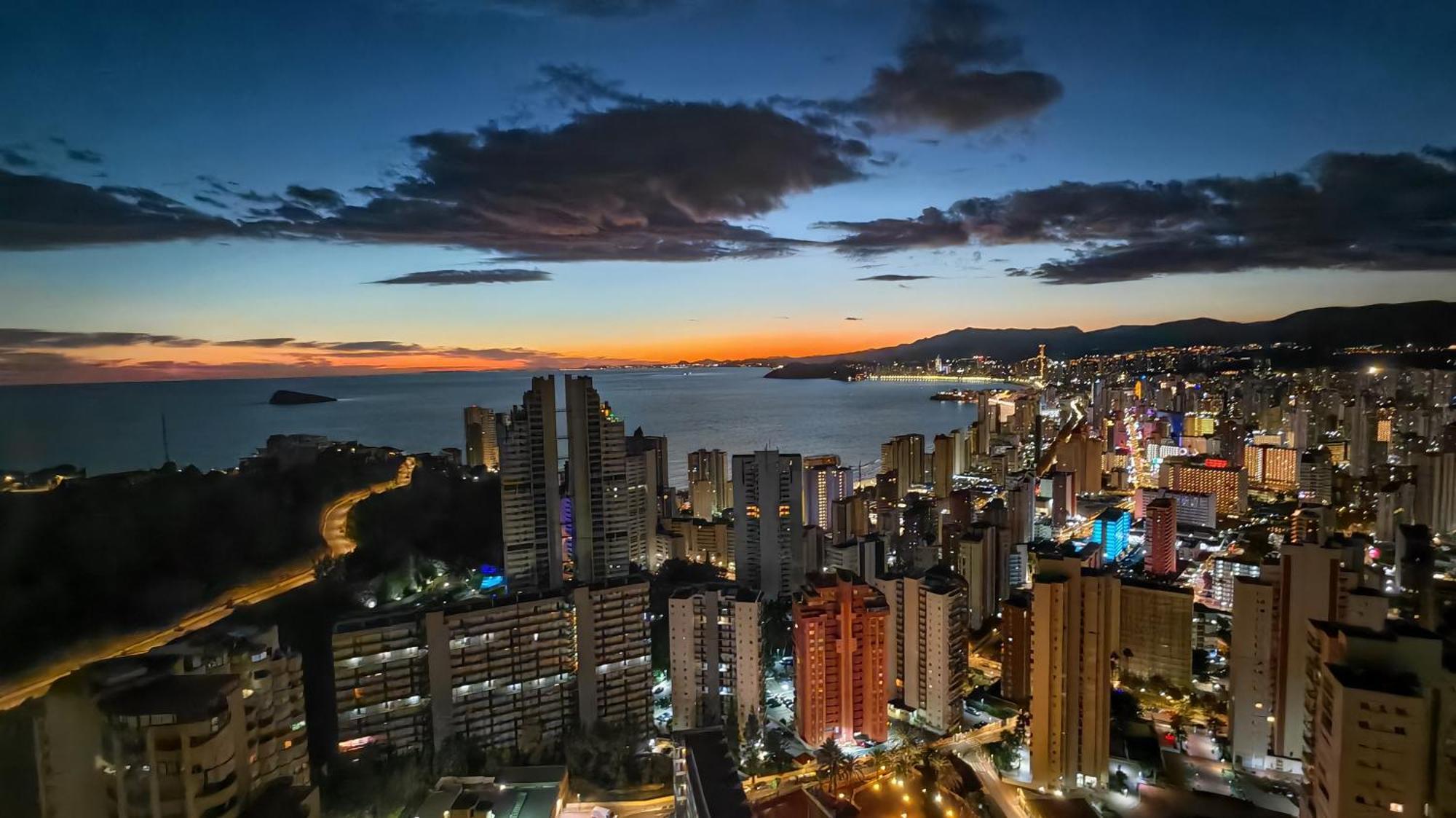 Skyline Floor 28 Sea Views Apartment เบนิดอร์ม ภายนอก รูปภาพ