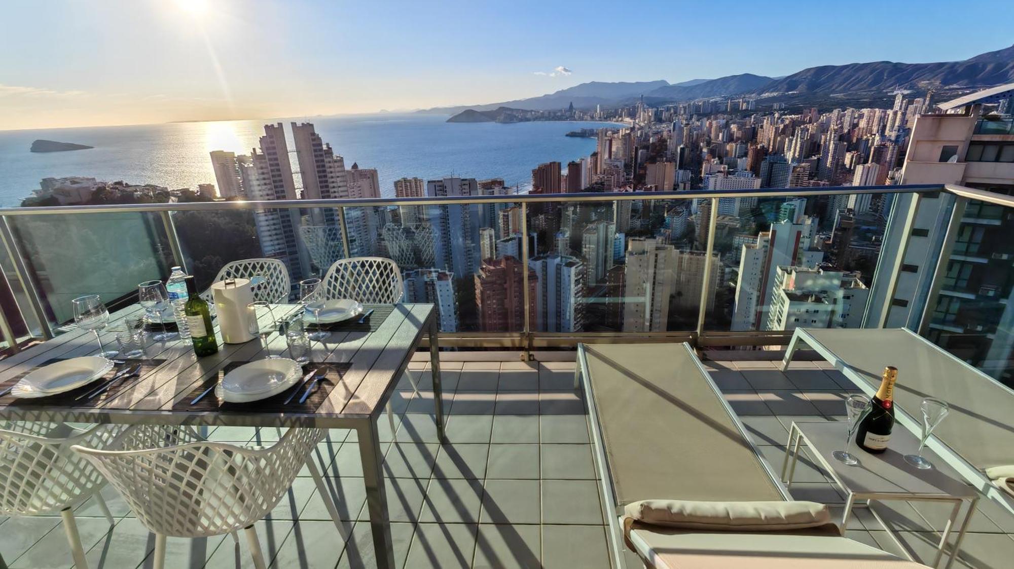 Skyline Floor 28 Sea Views Apartment เบนิดอร์ม ภายนอก รูปภาพ